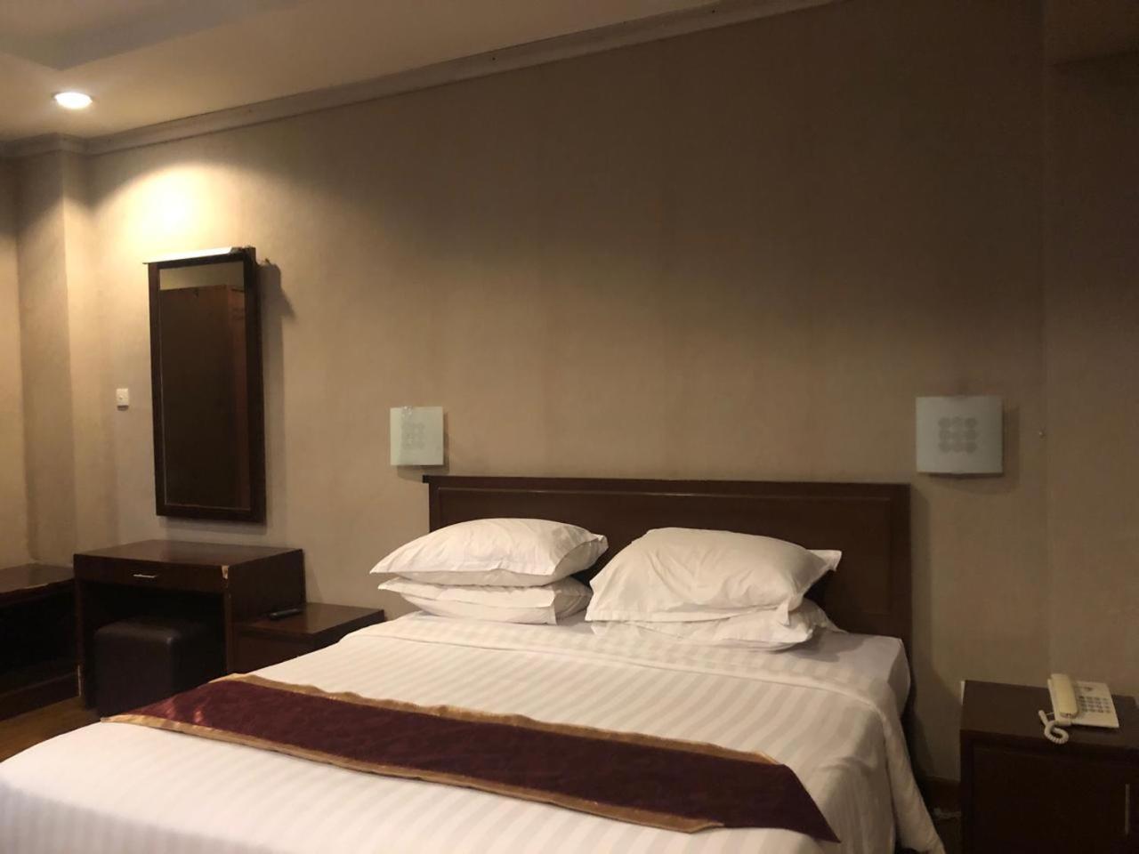 Enhaii Hotel Bandung Exteriör bild