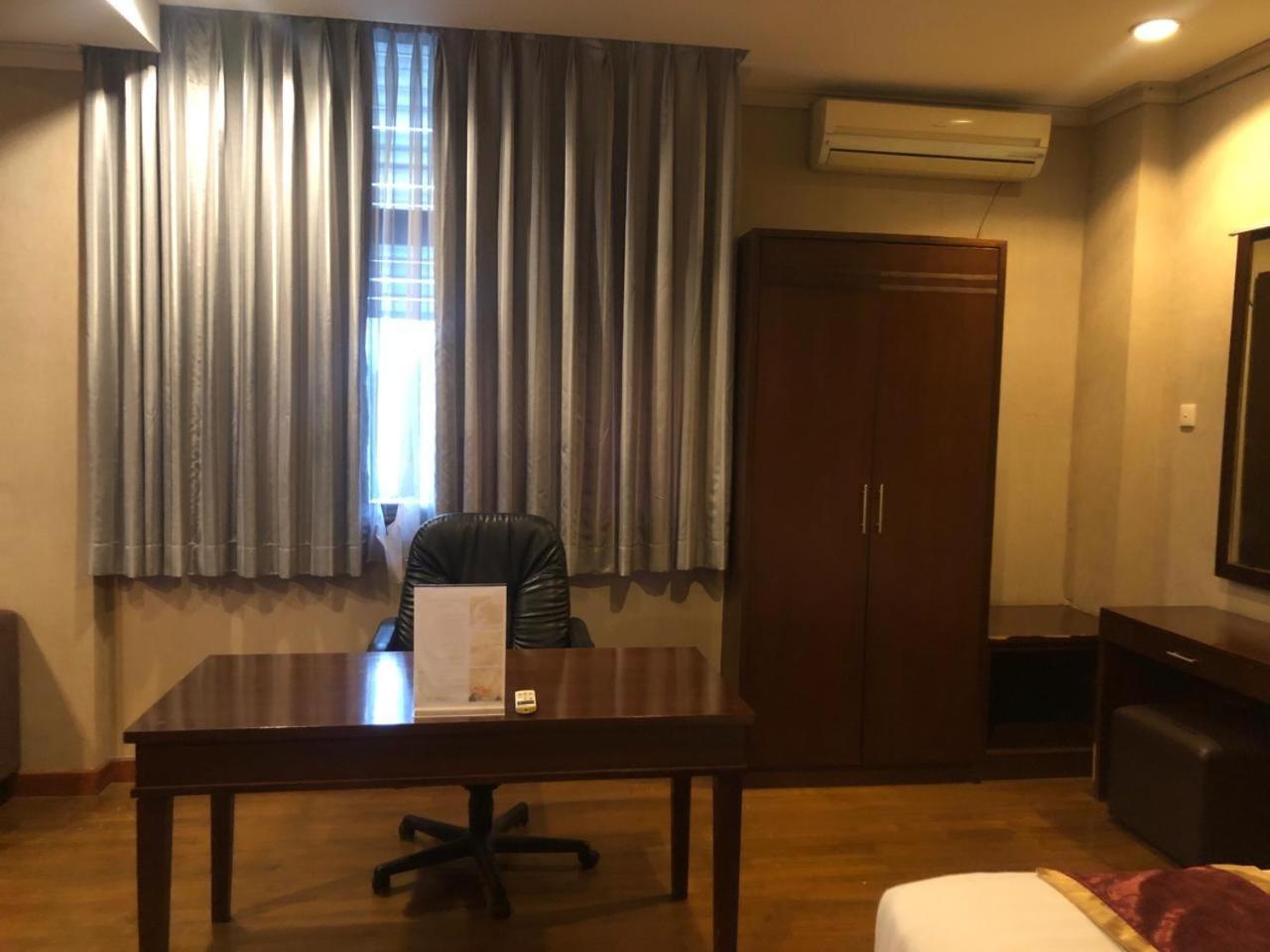 Enhaii Hotel Bandung Exteriör bild