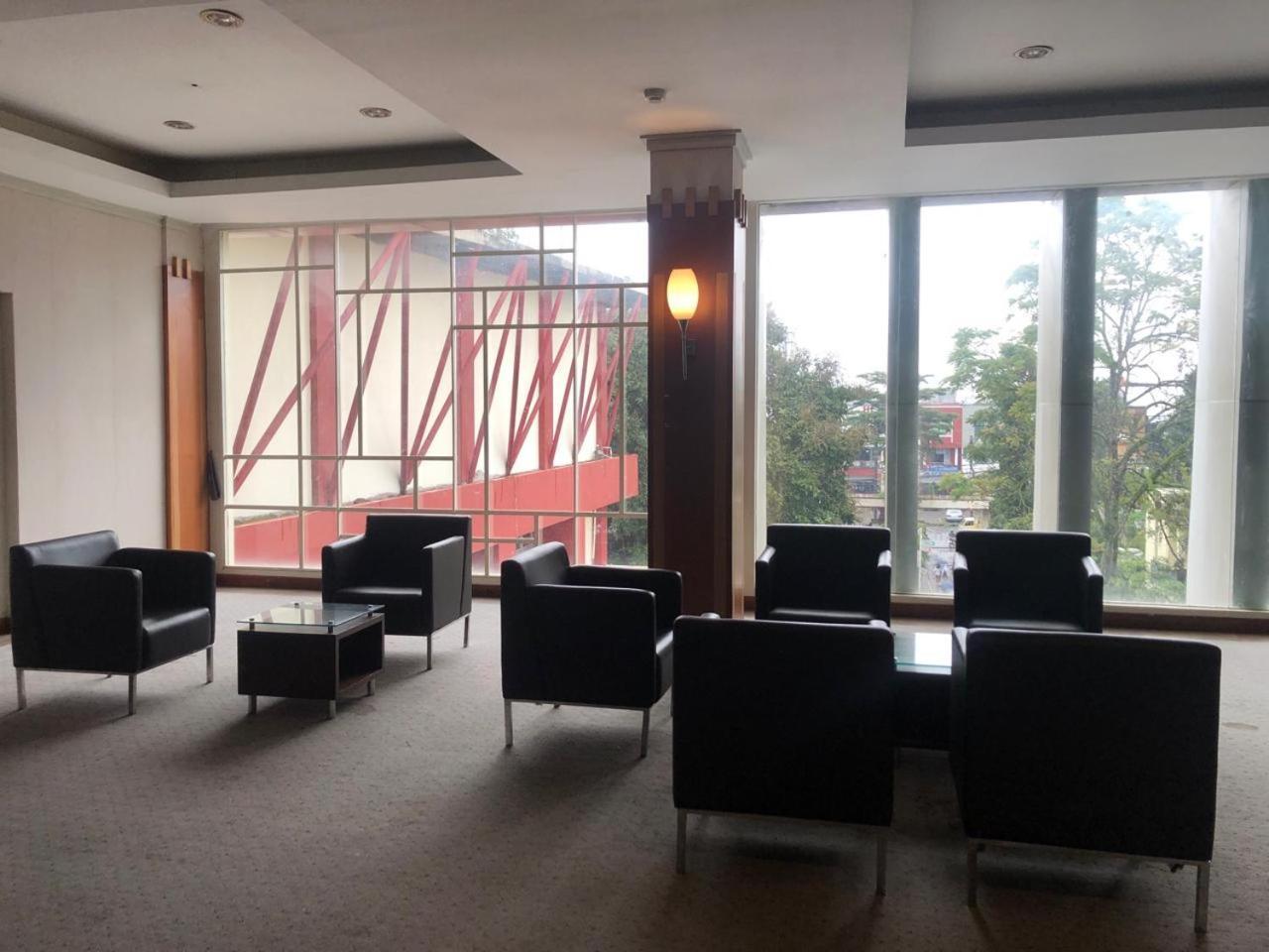 Enhaii Hotel Bandung Exteriör bild