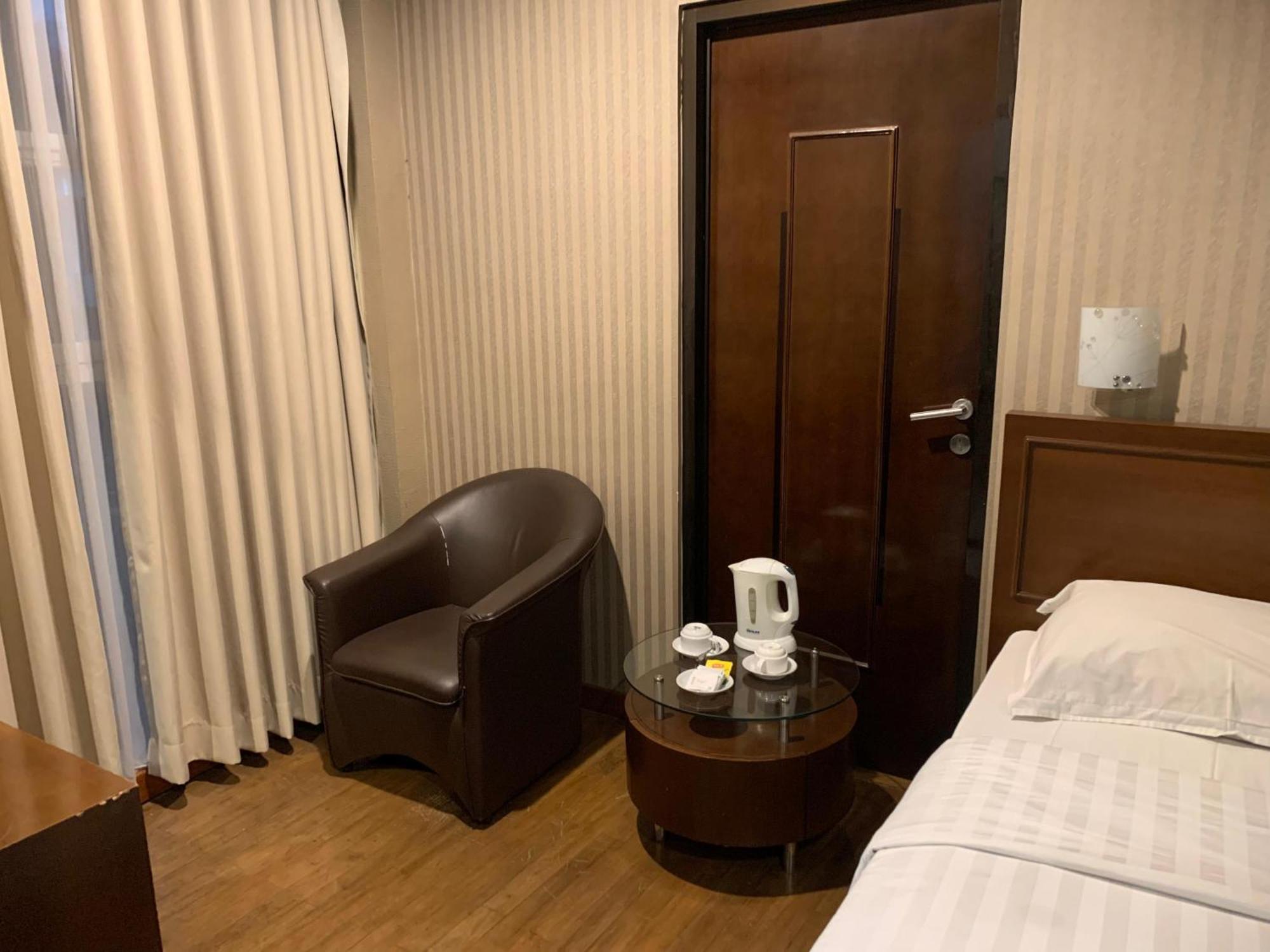 Enhaii Hotel Bandung Exteriör bild