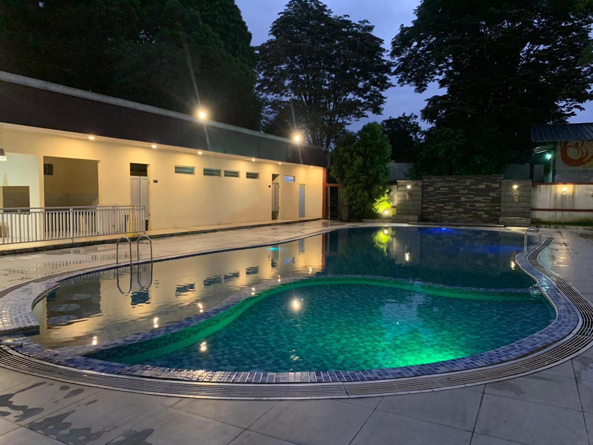Enhaii Hotel Bandung Exteriör bild
