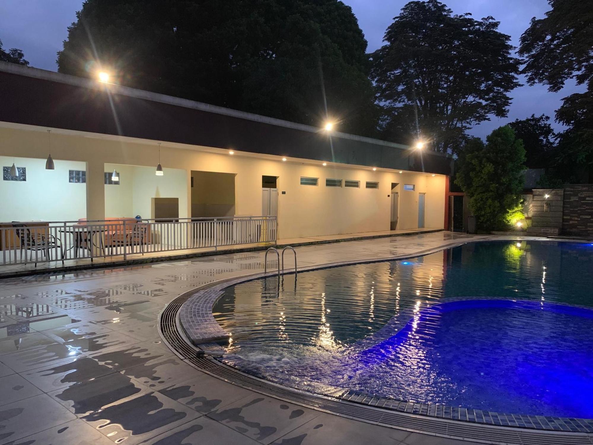 Enhaii Hotel Bandung Exteriör bild
